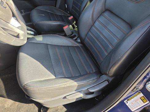 Used 2019 Nissan Kicks SR w/ SR Premium Package FWD image 32