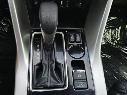Used 2022 Mitsubishi Eclipse Cross SEL FWD image 15