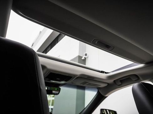 Certified 2025 Lexus ES 300h w/ Premium Package image 22