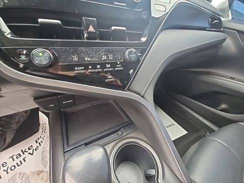 Used 2022 Toyota Camry SE FWD image 21