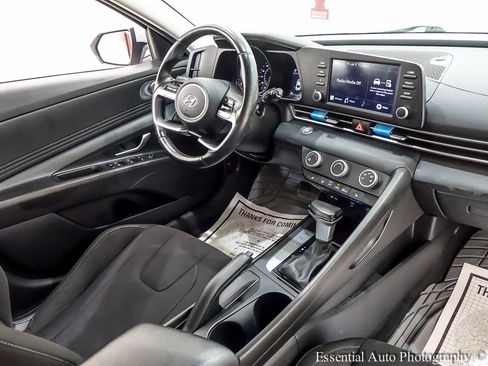 Used 2022 Hyundai Elantra SEL FWD image 31