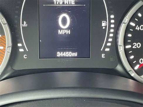 Used 2020 Jeep Renegade Latitude w/ Cold Weather Group image 22