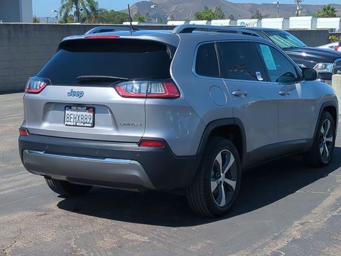 Used 2019 Jeep Cherokee Limited FWD image 6