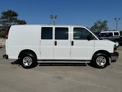 Used 2024 GMC Savana 2500 w/ Driver Convenience Package RWD image 4