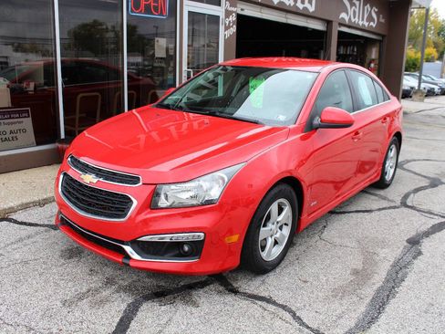 Used 2016 Chevrolet Cruze LT image 2