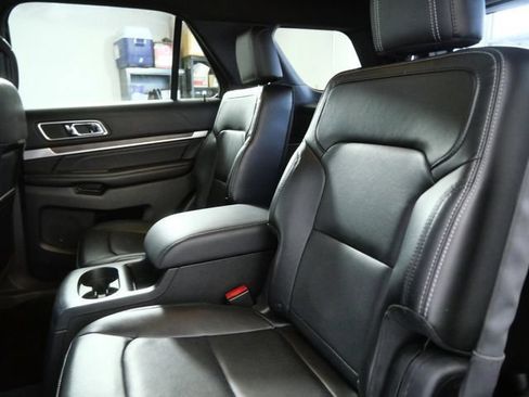 Used 2017 Ford Explorer Limited w/ Equipment Group 301A AWD/4WD image 15