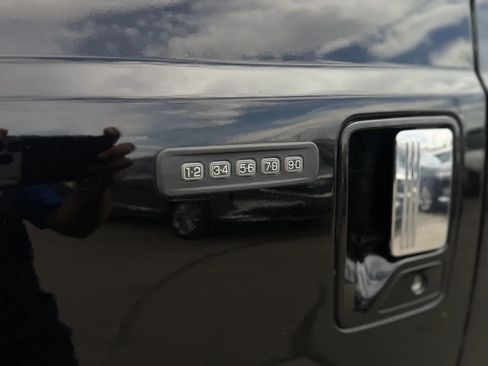 Used 2016 Ford F350 Platinum w/ FX4 Off-Road Package image 40