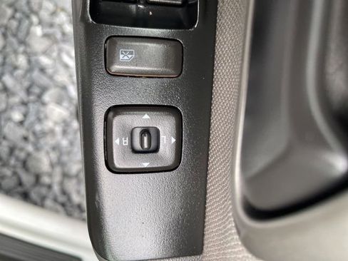 Used 2004 Chevrolet Colorado LS AWD/4WD image 18