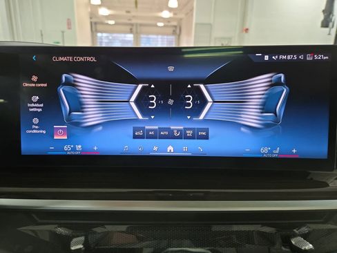 Used 2025 BMW X7 xDrive40i image 55