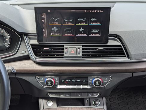 Used 2023 Audi Q5 e Premium Plus w/ Premium Plus Package AWD/4WD image 25