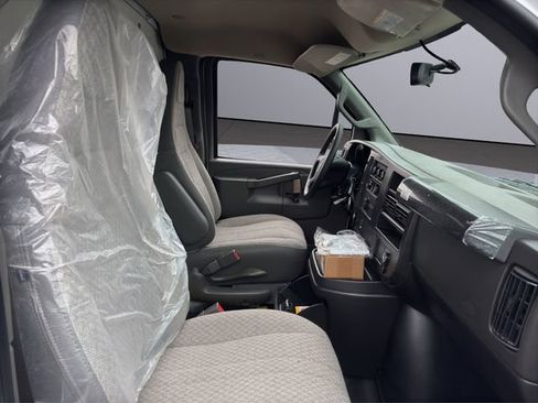 New 2026 GMC Savana 3500 w/ Power Convenience Package RWD image 20