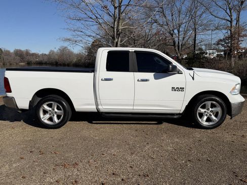 Used 2016 RAM 1500 Classic SLT image 2