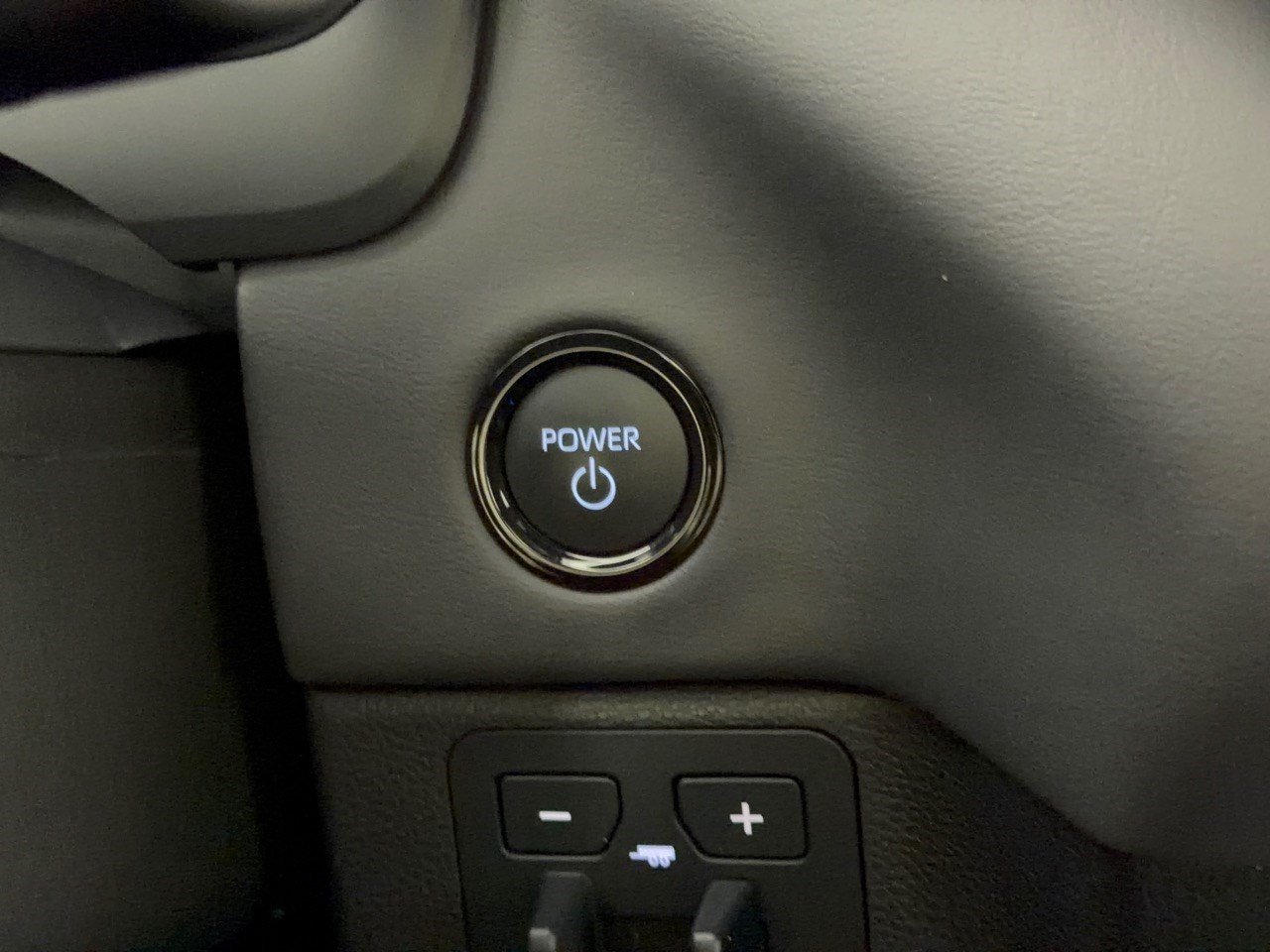 Used 2025 Toyota Sequoia Capstone AWD/4WD image 20