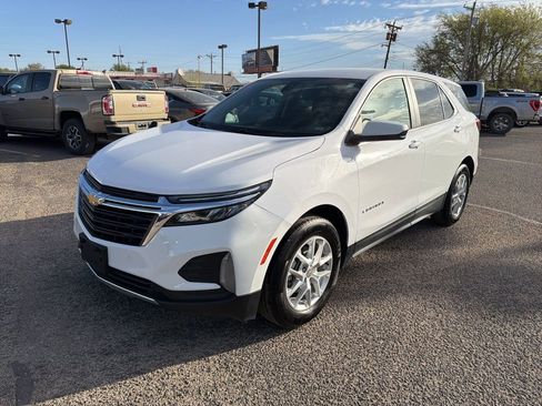 Used 2024 Chevrolet Equinox LT image 3