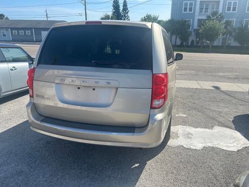 Used 2012 Dodge Grand Caravan SE image 5