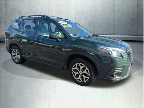Used 2024 Subaru Forester Premium image 8