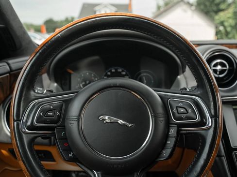 Used 2017 Jaguar XJ L Portfolio AWD/4WD image 26