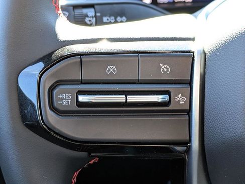 Used 2025 Chevrolet Colorado Z71 image 17