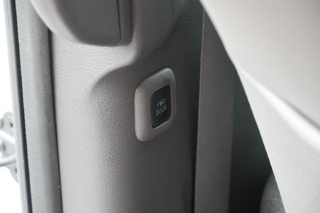 Used 2024 Toyota Sienna XLE FWD image 23