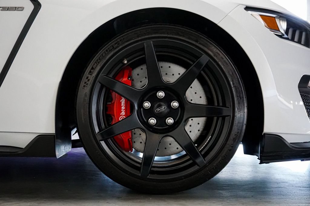 Used 2016 Ford Mustang Shelby GT350R w/ GT350R Equipment Group 920A RWD image 65