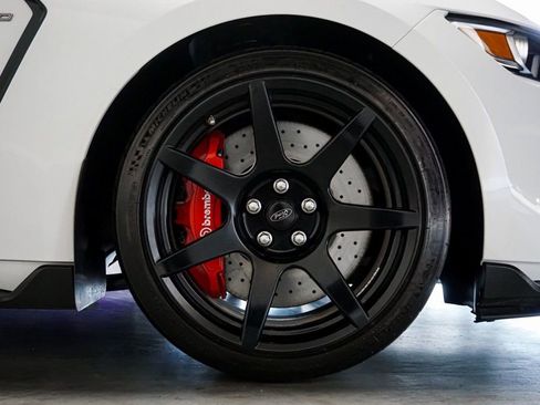 Used 2016 Ford Mustang Shelby GT350R w/ GT350R Equipment Group 920A RWD image 65