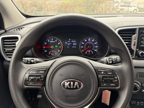 Used 2019 Kia Sportage LX image 9