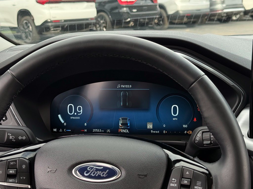 Certified 2025 Ford Escape Platinum AWD/4WD image 8