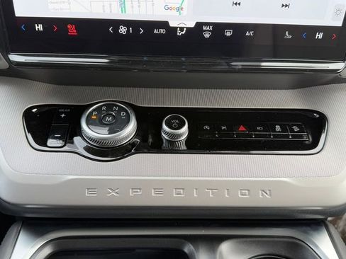 New 2026 Ford Expedition Active image 17