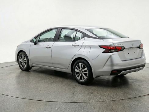 Used 2025 Nissan Versa SV image 6