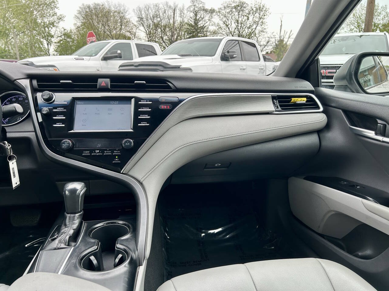 Used 2018 Toyota Camry SE FWD image 22
