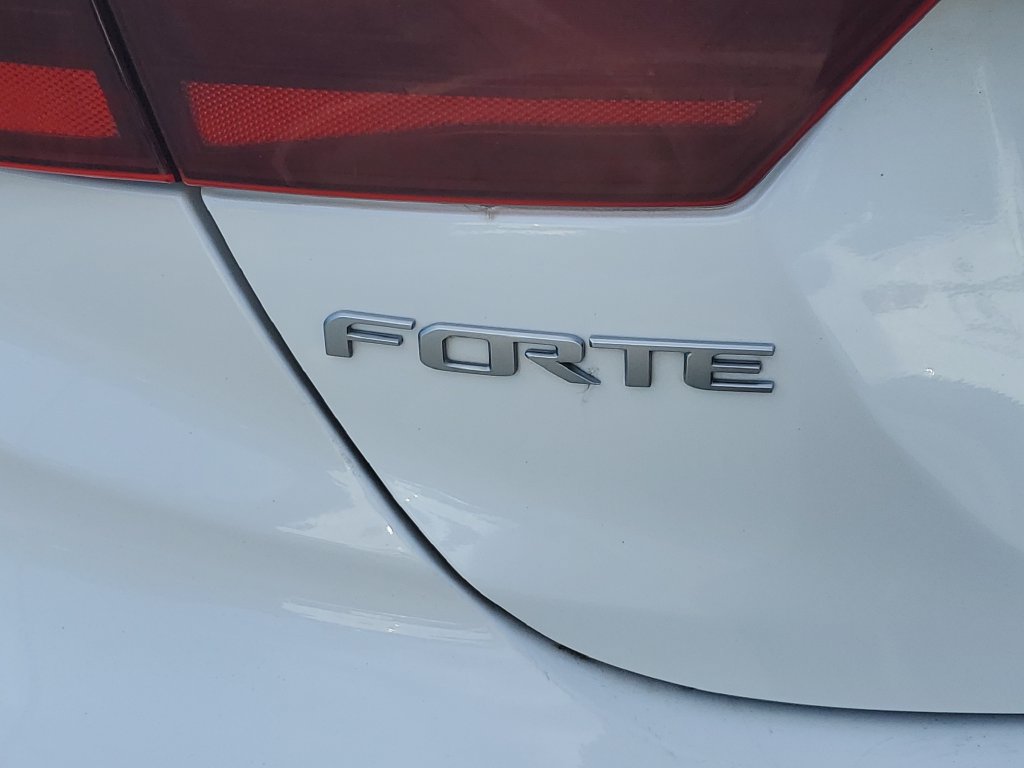 Used 2023 Kia Forte GT-Line FWD image 8