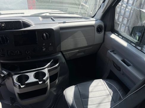 Used 2014 Ford E-450 and Econoline 450 Super Duty RWD image 6