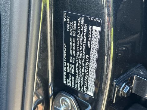 New 2026 Porsche Macan image 33