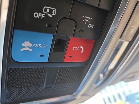 Used 2022 Jeep Grand Cherokee L Laredo w/ Luxury Tech Group I image 22