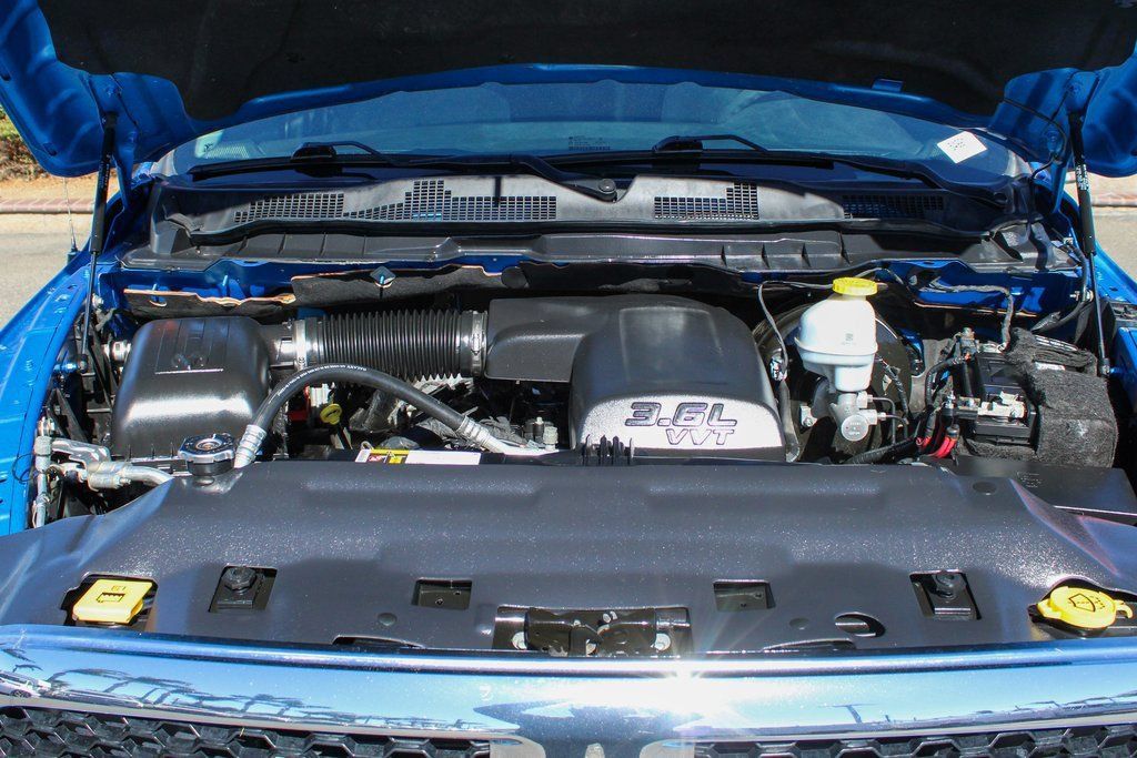 Used 2021 RAM 1500 Classic SLT AWD/4WD image 12