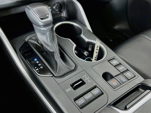 Certified 2026 Toyota Highlander XLE AWD/4WD image 18