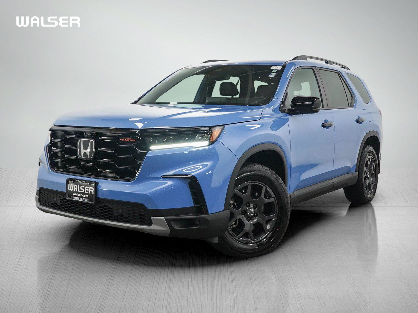 Used 2025 Honda Pilot TrailSport image 1