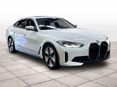 Used 2023 BMW i4 eDrive35 RWD image 2