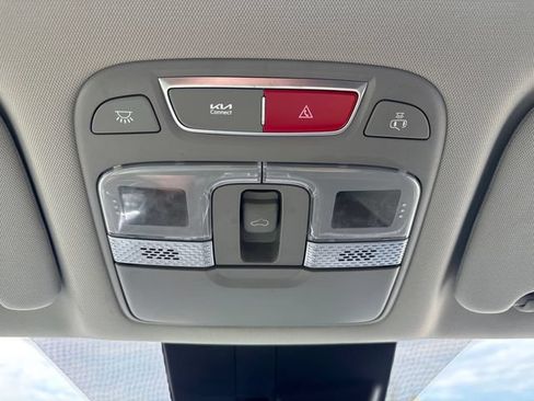 Used 2025 Kia Telluride S AWD/4WD image 14