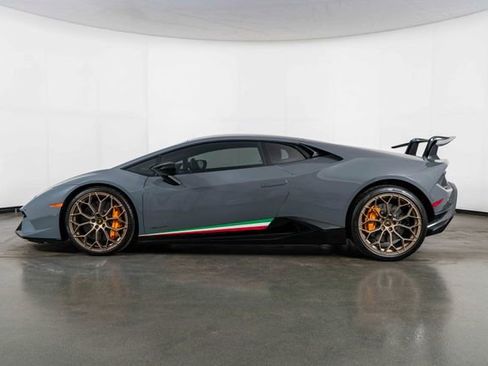 Used 2018 Lamborghini Huracan Performante image 4
