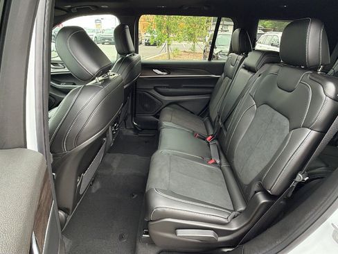 New 2026 Jeep Grand Cherokee L 2WD image 14