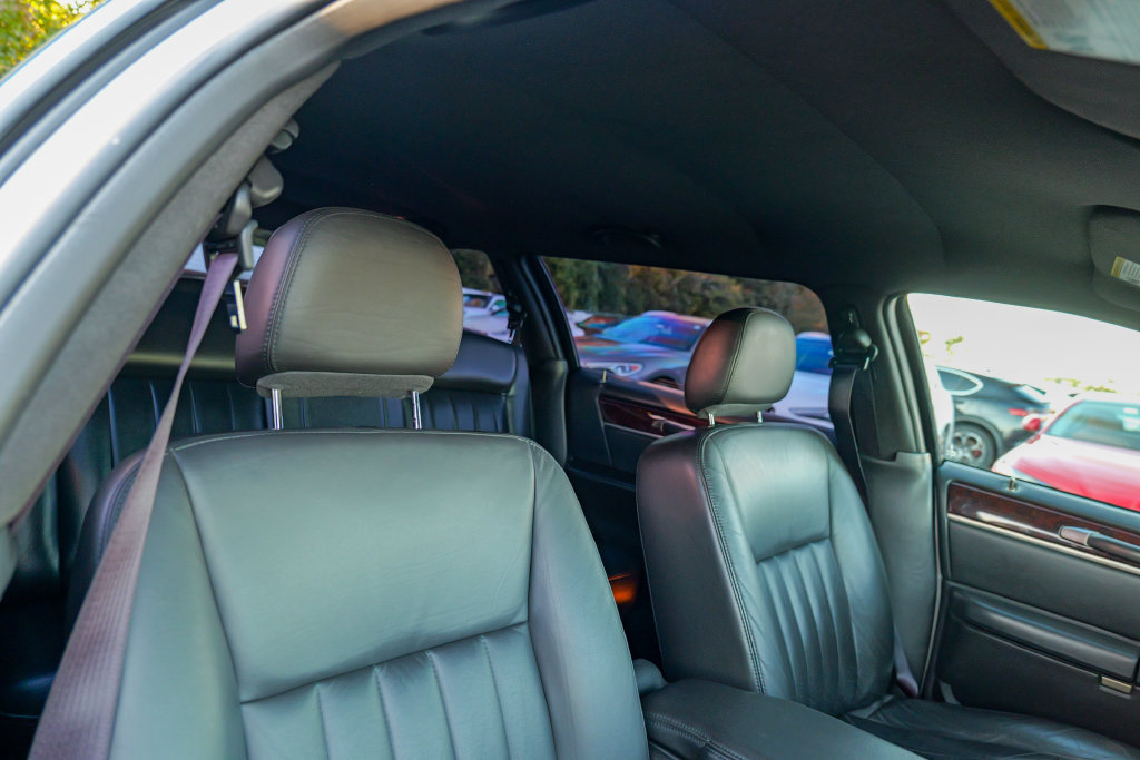 Used 2008 Lincoln Town Car Executive RWD image 44