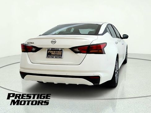 Used 2025 Nissan Altima 2.5 SV FWD image 7