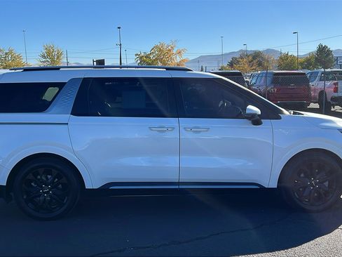 Used 2023 Kia Carnival SX Prestige FWD image 4