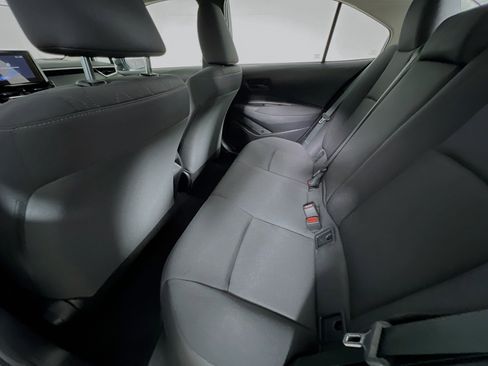 Used 2025 Toyota Corolla LE FWD image 28