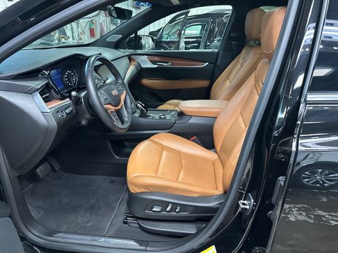 Certified 2024 Cadillac XT5 Premium Luxury w/ Technology Package AWD/4WD image 14