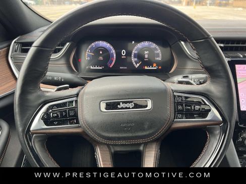 Used 2022 Jeep Grand Cherokee Summit w/ Luxury Tech Group V image 26