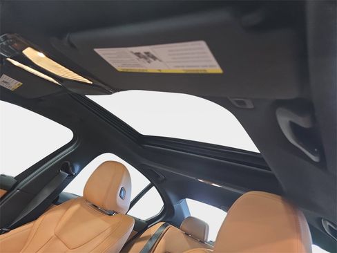 Certified 2025 BMW 330i Sedan w/ Convenience Package image 25