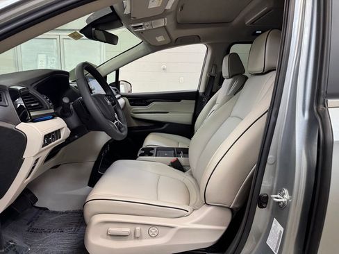 Used 2026 Honda Odyssey Touring image 14