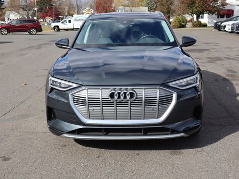 Used 2021 Audi e-tron Premium w/ Towing Package image 2
